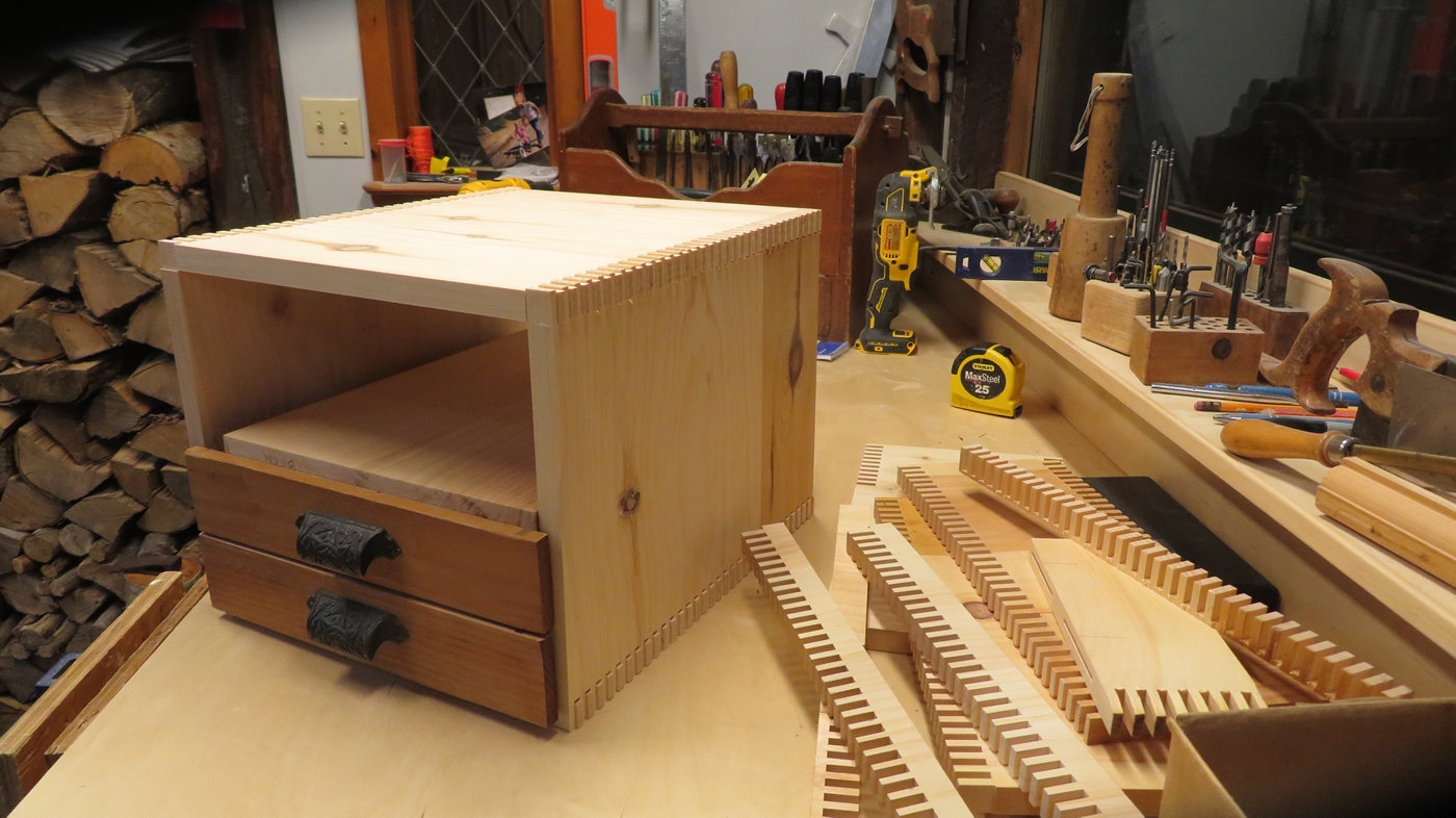 Dry assembly of the drawer case