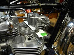 Triumph engine pushrods